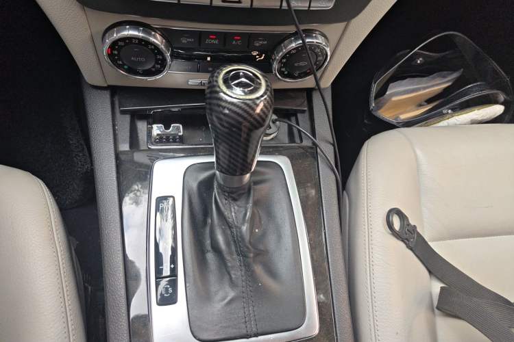 Used Mercedes-Benz C-Class 2011 C 200 CGI Fashion Model Gear Lever