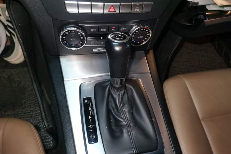 Used Mercedes-Benz C-Class 2011 C 200 Fashion Travel Edition Gear Lever