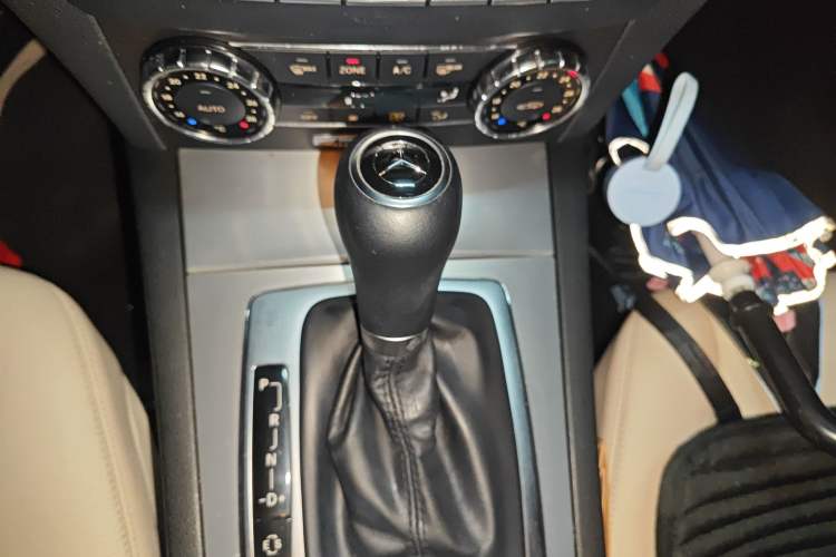 Used Mercedes-Benz C-Class 2011 C 200 Fashion Travel Edition Gear Lever