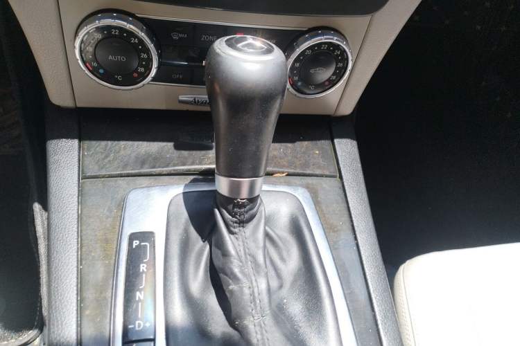 Used Mercedes-Benz C-Class 2011 C 200 CGI Fashion Model Gear Lever