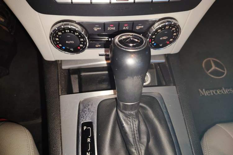 Used Mercedes-Benz C-Class 2011 C 200 Fashion Travel Edition Gear Lever