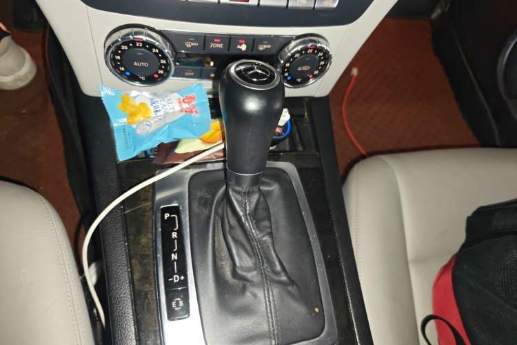 Used Mercedes-Benz C-Class 2011 C 200 CGI Fashion Model Gear Lever