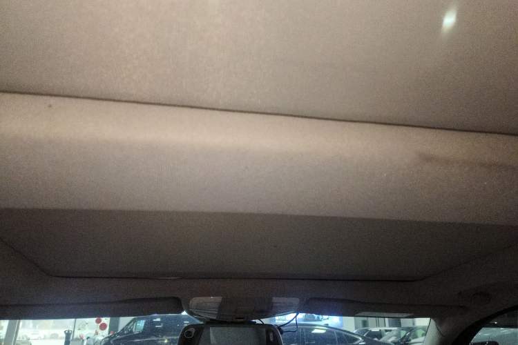 Used Mercedes-Benz C-Class 2011 C 200 Fashion Travel Edition Headliner