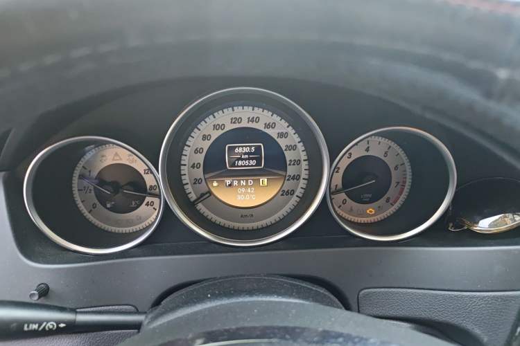 Used Mercedes-Benz C-Class 2011 C 200 CGI Fashion Model Instrument Cluster