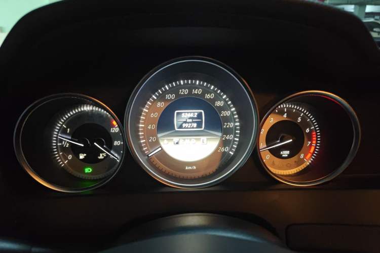 Used Mercedes-Benz C-Class 2011 C 200 Fashion Travel Edition Instrument Cluster