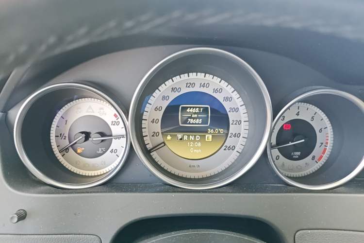 Used Mercedes-Benz C-Class 2011 C 200 CGI Fashion Model Instrument Cluster