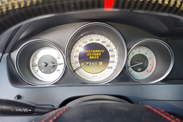 Used Mercedes-Benz C-Class 2011 C 200 CGI Fashion Model Instrument Cluster