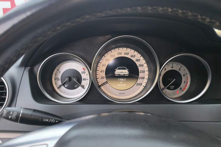 Used Mercedes-Benz C-Class 2011 C 200 CGI Fashion Model Instrument Cluster