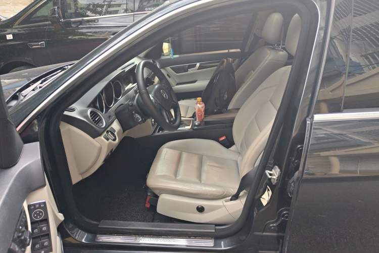 Used Mercedes-Benz C-Class 2011 C 200 CGI Fashion Model Left Front Seat