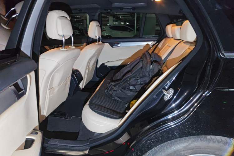 Used Mercedes-Benz C-Class 2011 C 200 Fashion Travel Edition Left Rear Seat