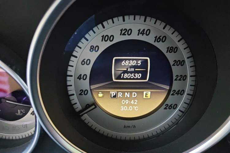 Used Mercedes-Benz C-Class 2011 C 200 CGI Fashion Model Odometer Close Up