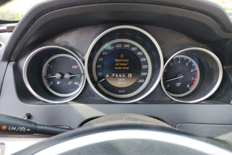 Used Mercedes-Benz C-Class 2011 C 180K Classic model Odometer Close Up