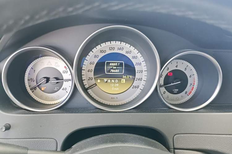 Used Mercedes-Benz C-Class 2011 C 200 CGI Fashion Model Odometer Close Up