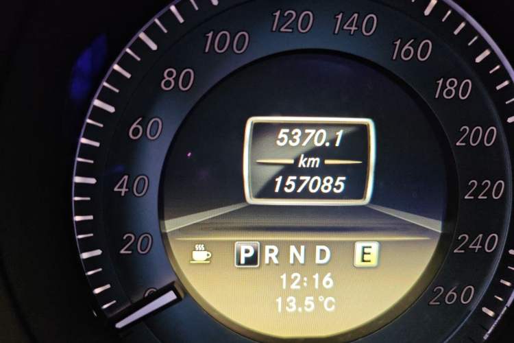 Used Mercedes-Benz C-Class 2011 C 200 CGI Fashion Model Odometer Close Up
