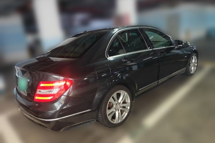 Used Mercedes-Benz C-Class 2011 C 200 CGI Fashion Model Rear Right 45 Deg