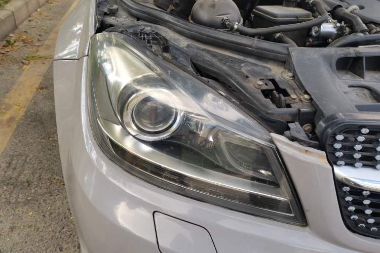 Used Mercedes-Benz C-Class 2011 C 200 CGI Fashion Model Right Front Headlight