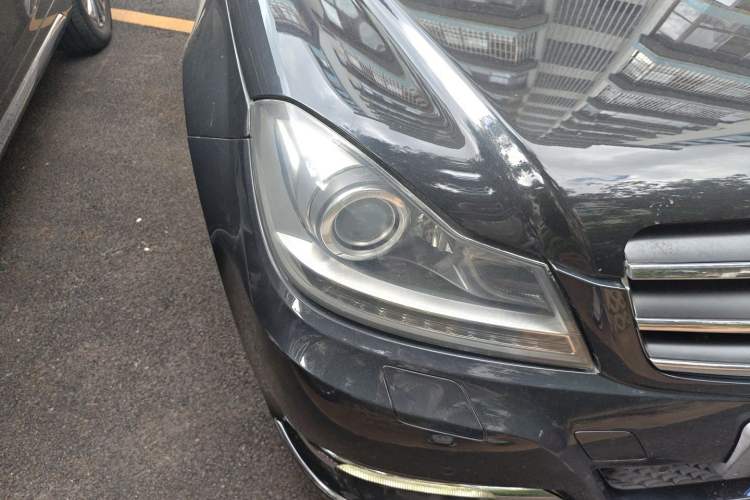 Used Mercedes-Benz C-Class 2011 C 200 CGI Fashion Model Right Front Headlight