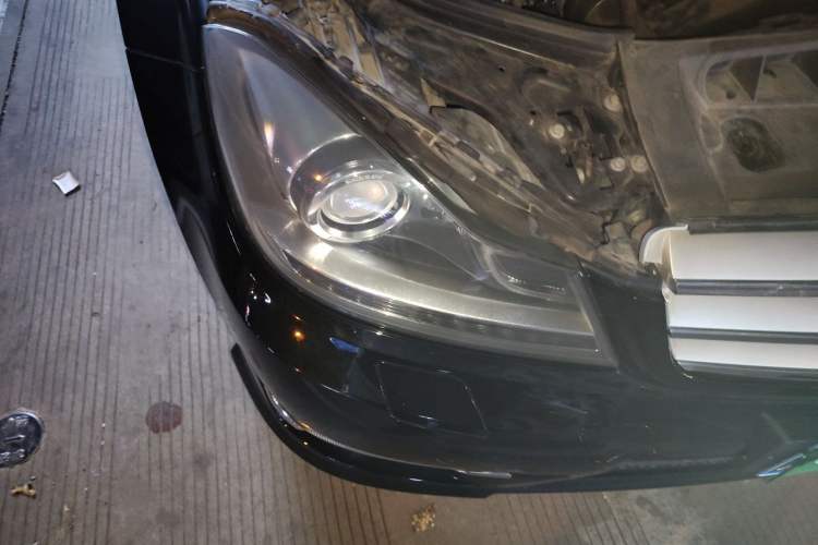Used Mercedes-Benz C-Class 2011 C 200 Fashion Travel Edition Right Front Headlight