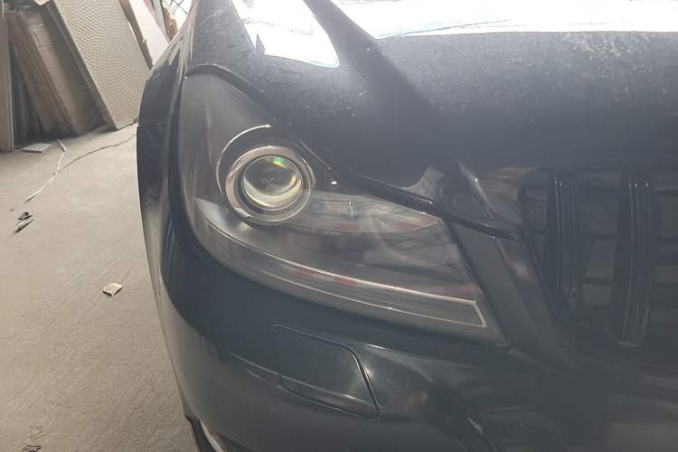 Used Mercedes-Benz C-Class 2011 C 200 CGI Fashion Model Right Front Headlight
