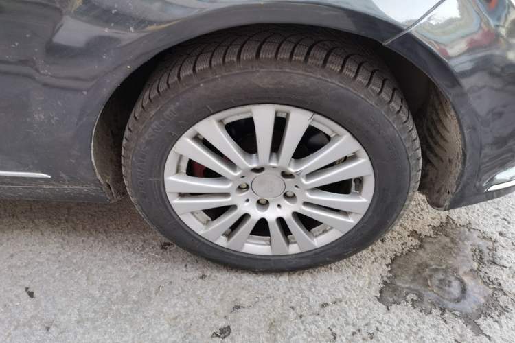 Used Mercedes-Benz C-Class 2011 C 200 CGI Elegant Model Right Front Wheel Hub