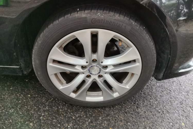 Used Mercedes-Benz C-Class 2011 C 200 Luxury Sport Touring Edition Right Front Wheel Hub