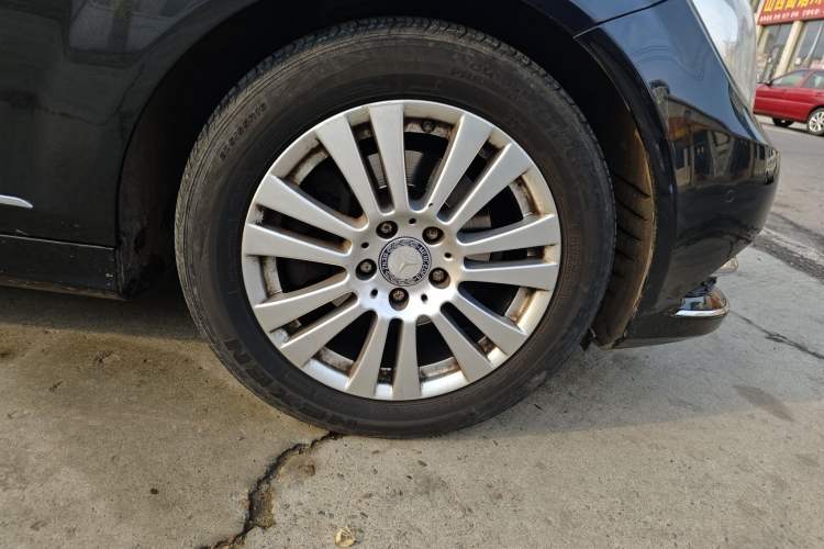 Used Mercedes-Benz C-Class 2011 C 200 CGI Elegant Model Right Front Wheel Hub