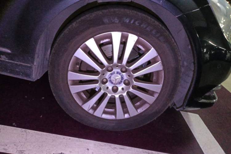 Used Mercedes-Benz C-Class 2011 C 200 CGI Elegant Model Right Front Wheel Hub