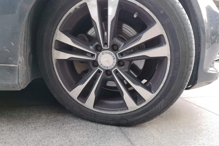 Used Mercedes-Benz C-Class 2011 C 180K Classic model Right Front Wheel Hub