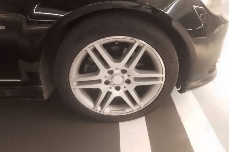 Used Mercedes-Benz C-Class 2011 C 200 Fashion Travel Edition Right Front Wheel Hub