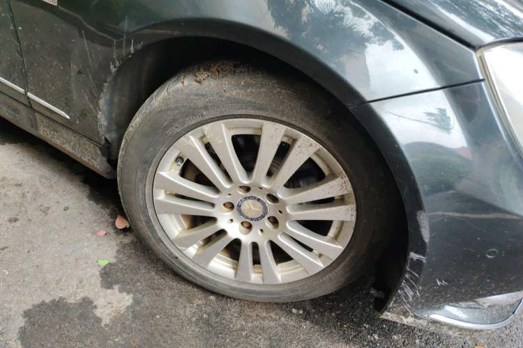 Used Mercedes-Benz C-Class 2011 C 200 CGI Elegant Model Right Front Wheel Hub