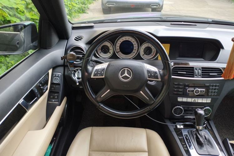 Used Mercedes-Benz C-Class 2011 C 200 CGI Fashion Model Steering Wheel
