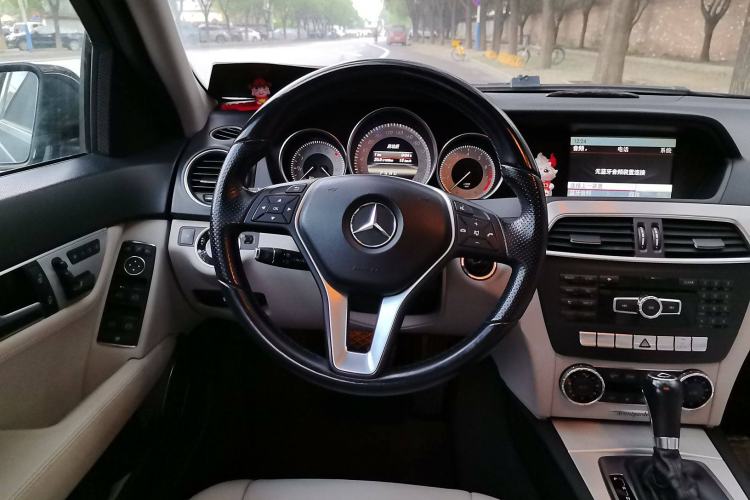 Used Mercedes-Benz C-Class 2011 C 200 Luxury Sport Touring Edition Steering Wheel