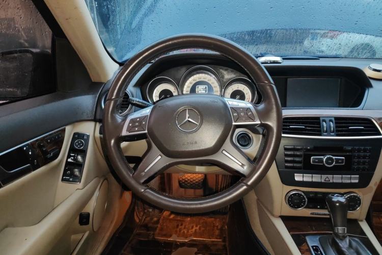 Used Mercedes-Benz C-Class 2011 C 200 CGI Elegant Model Steering Wheel