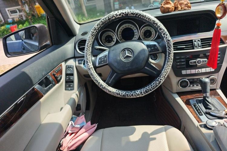 Used Mercedes-Benz C-Class 2011 C 200 CGI Elegant Model Steering Wheel
