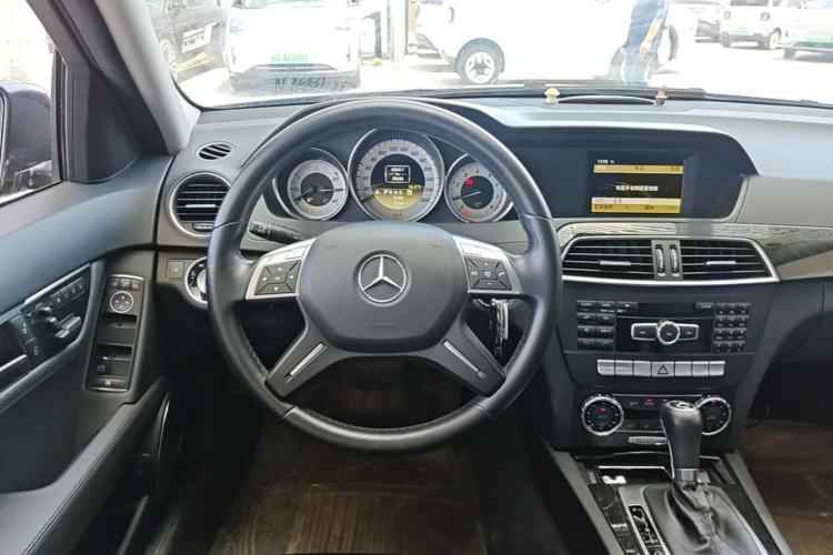 Used Mercedes-Benz C-Class 2011 C 200 CGI Fashion Model Steering Wheel