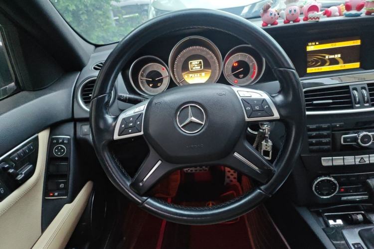 Used Mercedes-Benz C-Class 2011 C 200 CGI Fashion Model Steering Wheel