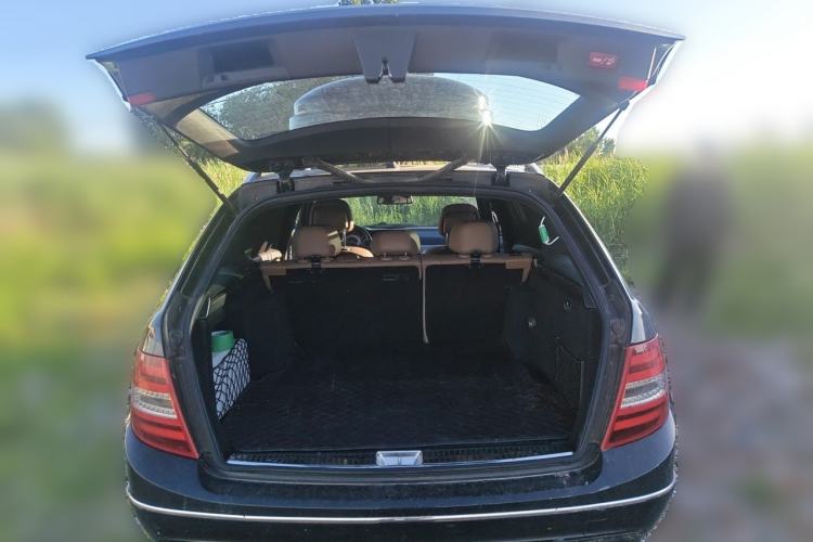 Used Mercedes-Benz C-Class 2011 C 200 Fashion Travel Edition Trunk