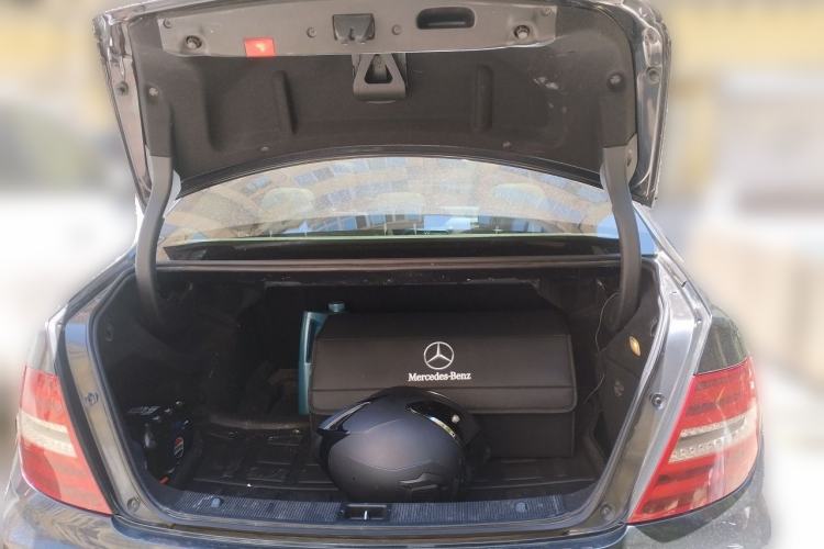 Used Mercedes-Benz C-Class 2011 C 200 CGI Fashion Model Trunk