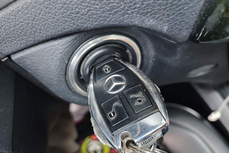 Used Mercedes-Benz C-Class 2011 C 200 CGI Fashion Model Vehicle Key
