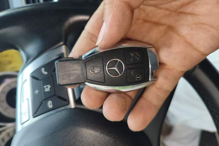 Used Mercedes-Benz C-Class 2011 C 200 CGI Fashion Model Vehicle Key
