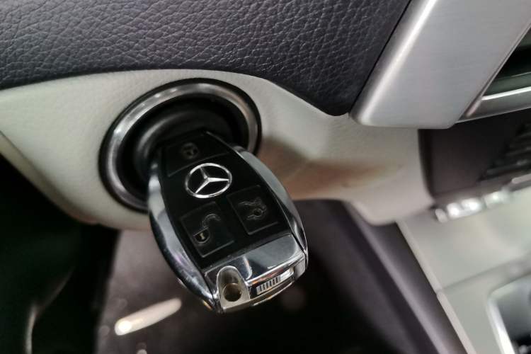 Used Mercedes-Benz C-Class 2011 C 200 Luxury Sport Touring Edition Vehicle Key