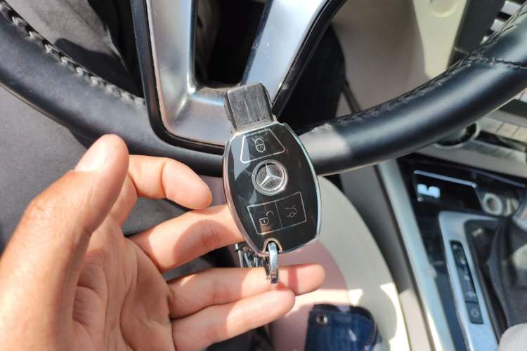 Used Mercedes-Benz C-Class 2011 C 180K Classic model Vehicle Key