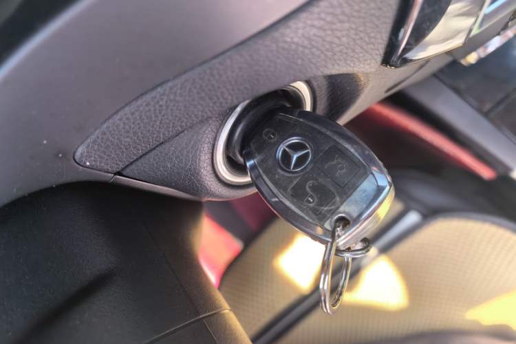 Used Mercedes-Benz C-Class 2011 C 180K Classic model Vehicle Key