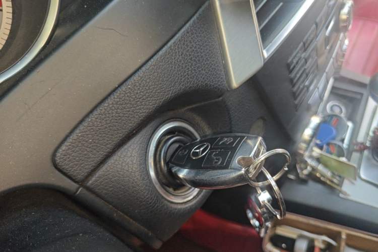 Used Mercedes-Benz C-Class 2011 C 200 Fashion Travel Edition Vehicle Key