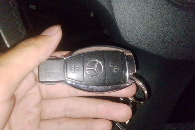 Used Mercedes-Benz C-Class 2011 C 200 Fashion Travel Edition Vehicle Key