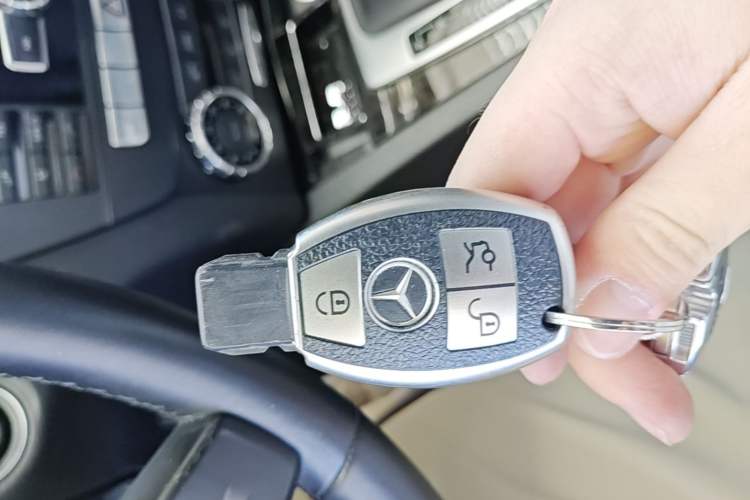 Used Mercedes-Benz C-Class 2011 C 200 CGI Fashion Model Vehicle Key