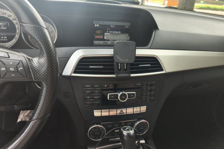 Used Mercedes-Benz C-Class 2011 C 200 Fashion Travel Edition Audio And AC Panel