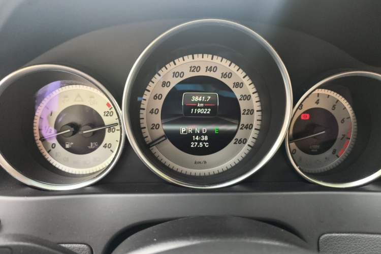 Used Mercedes-Benz C-Class 2011 C 200 Fashion Travel Edition Odometer Close Up