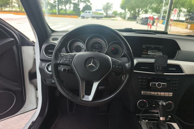 Used Mercedes-Benz C-Class 2011 C 200 Fashion Travel Edition Steering Wheel