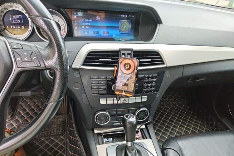 Used Mercedes-Benz C-Class 2011 C 200 Fashion Travel Edition Audio And AC Panel